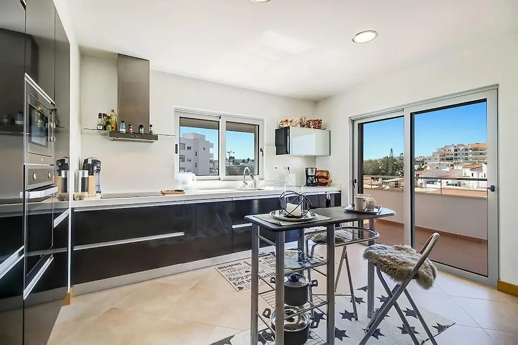Nieuw Modern Appartement Met Alle Faciliteiten. Lagos 0*,